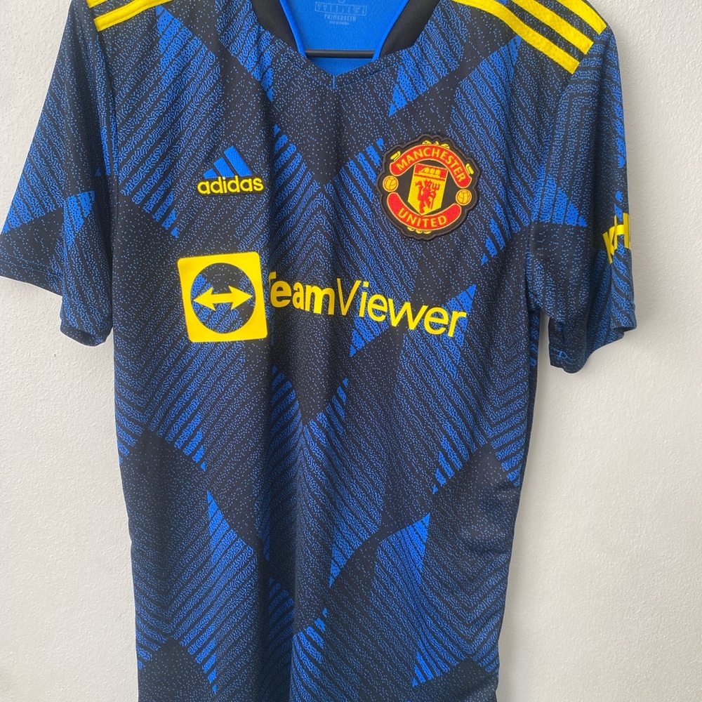 Adidas Manchester United Blue and Yellow Jersey Size Youth SMALL - MSRP $90.00